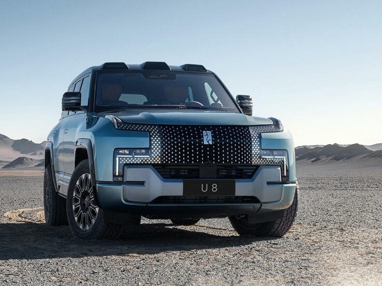 Дорогущий водонепроницаемый 1200-сильный внедорожник BYD YangWang U8 стал хитом в Китае: оформлено 30&nbsp;тысяч заказов